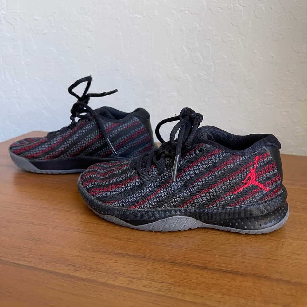 Air Jordan B. Fly shoes black, red, grey baby/toddler size:9C